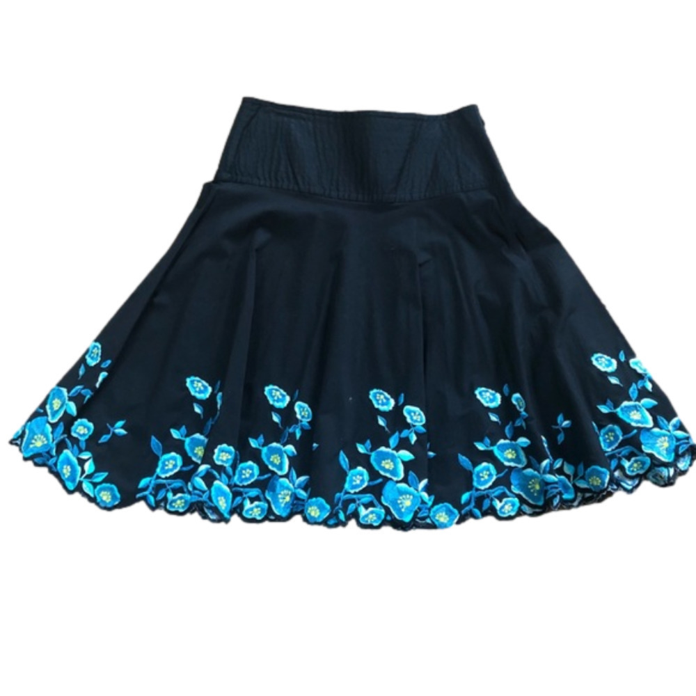 Persaman New York Black Floral Embroidered Skirt size 8
